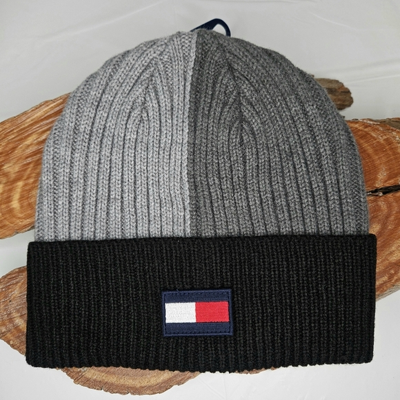 NWT Tommy Hilfiger Men's/Unisex Ribbed Cuff Logo Tri-Color Beanie - Picture 3 of 6